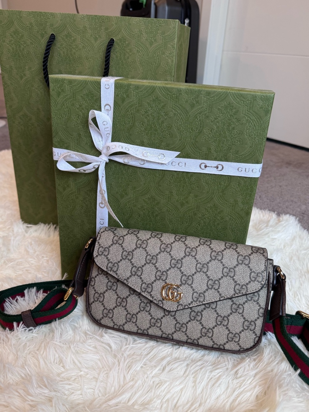 Gucci Ophidia Mini GG Supreme Crossbody Bag - Picture 1 of 4